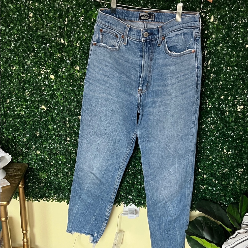 Abercrombie & Fitch Zoe Natural Rise Ankle Straight Jeans